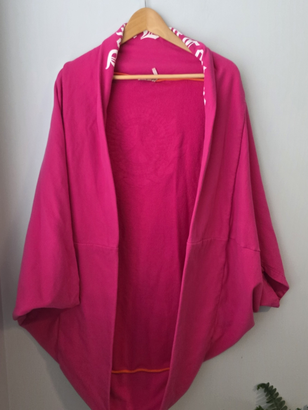 Juicy Couture Down Dog Couture Pink Cocoon Cardigan Wrap Size M 2010